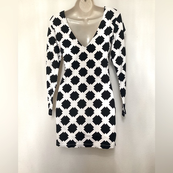 Motel Rock | size: M | color: white and black dress - Picture 4 of 8